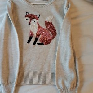 Girls top size 5-6t- never worn